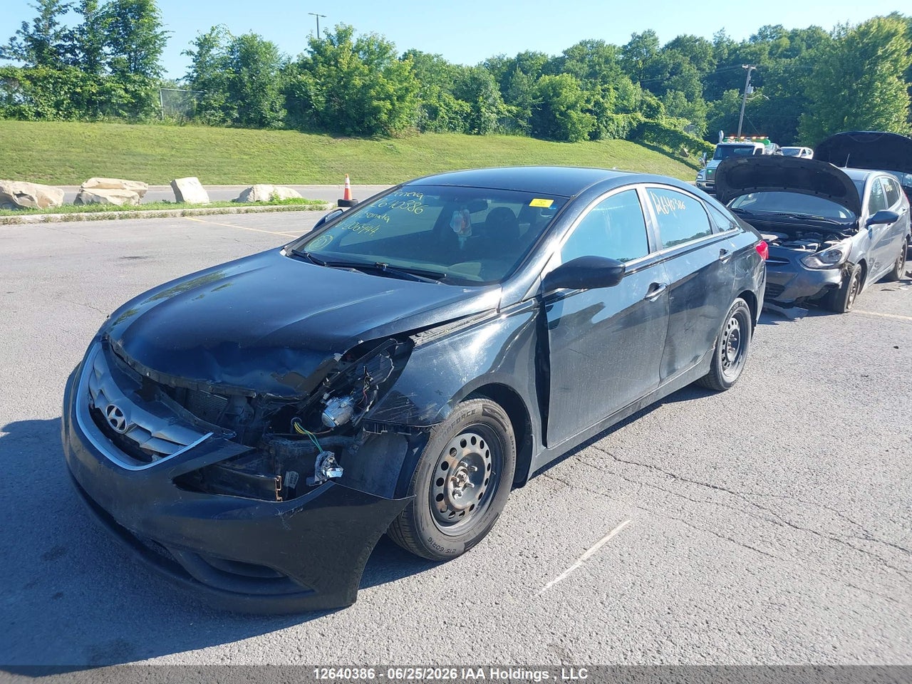 2011 HYUNDAI SONATA GL thumbnail 3