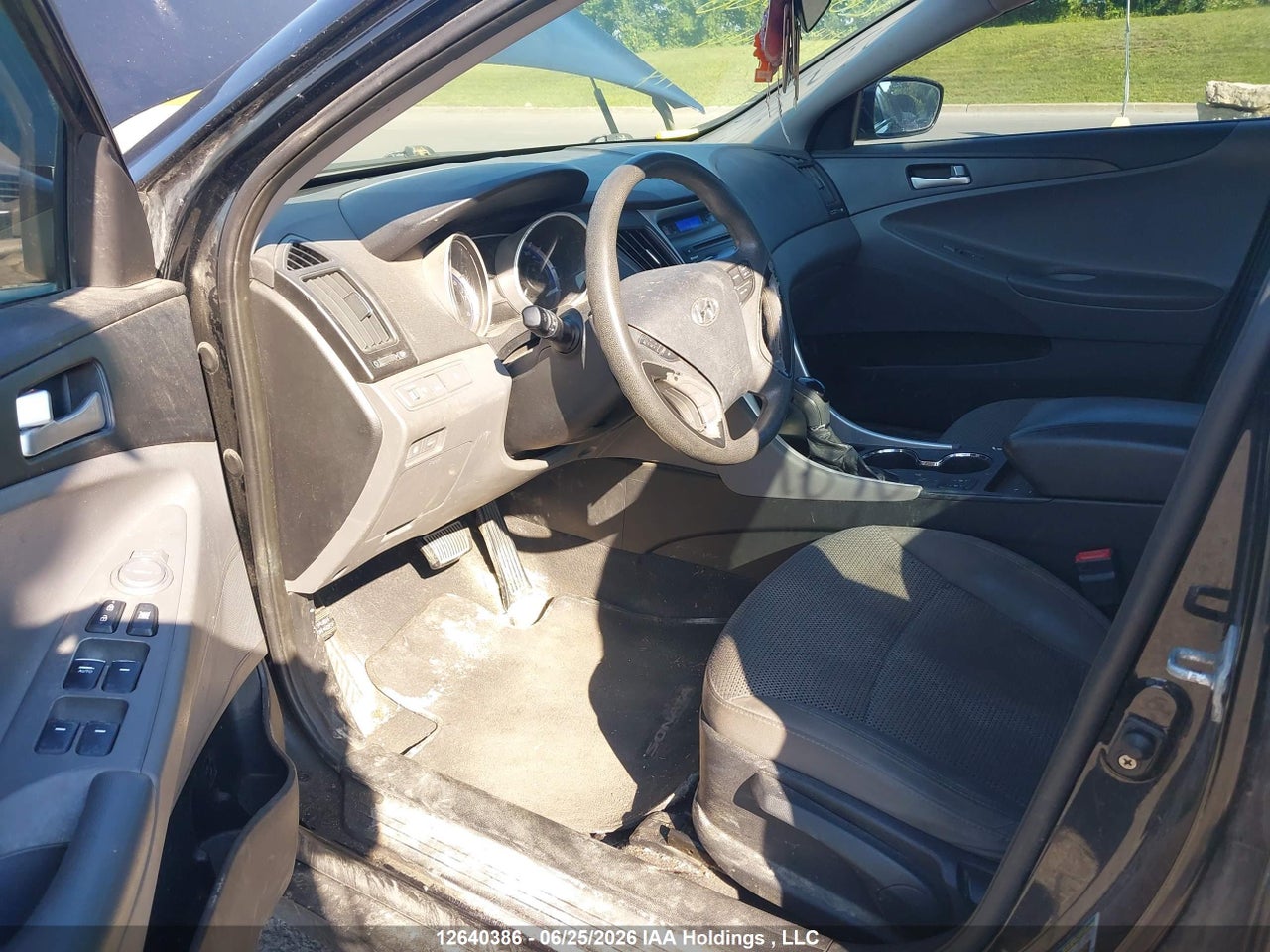 2011 HYUNDAI SONATA GL thumbnail 6