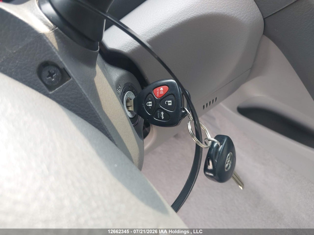 2010 TOYOTA CAMRY LE thumbnail 12