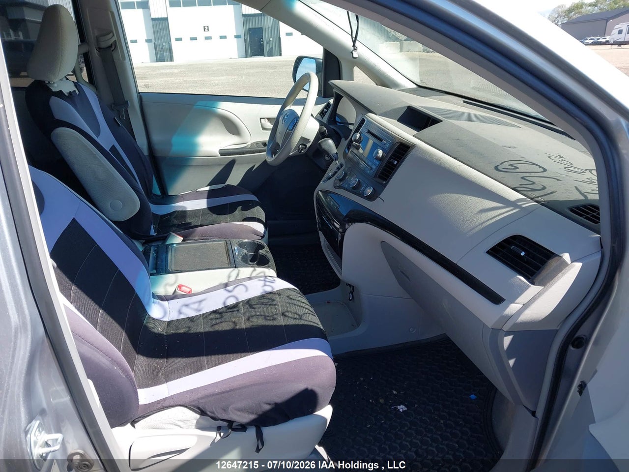 2012 TOYOTA SIENNA LE 7 PASSENGER thumbnail 6