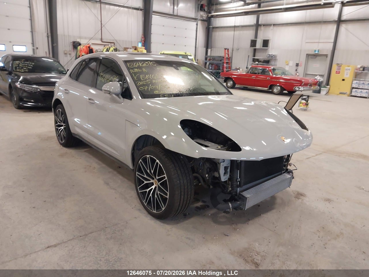 2025 PORSCHE MACAN T thumbnail 2