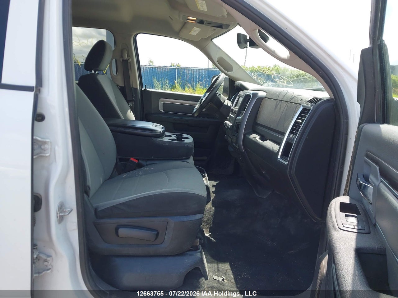 2023 RAM 1500 CLASSIC SLT thumbnail 6