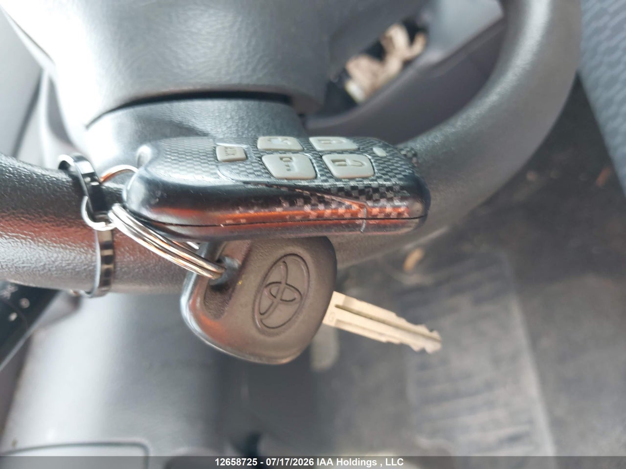 2011 TOYOTA YARIS thumbnail 12