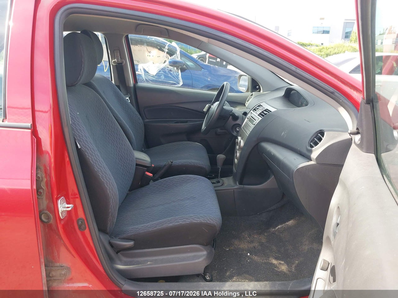 2011 TOYOTA YARIS thumbnail 6