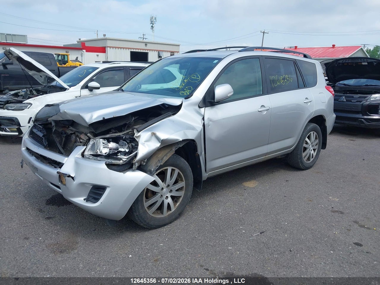 2011 TOYOTA RAV4 thumbnail 3