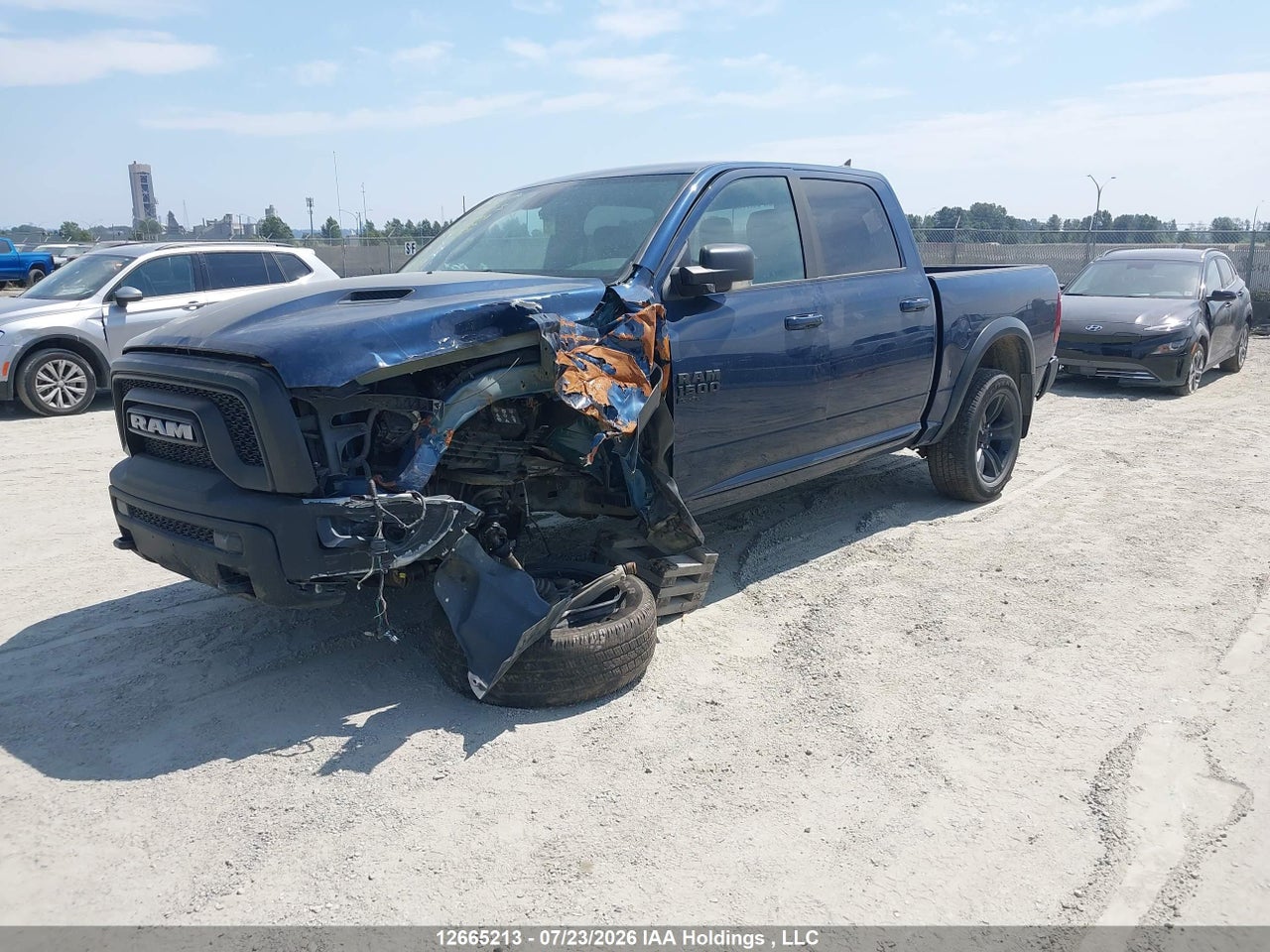 2021 RAM 1500 CLASSIC SLT thumbnail 3