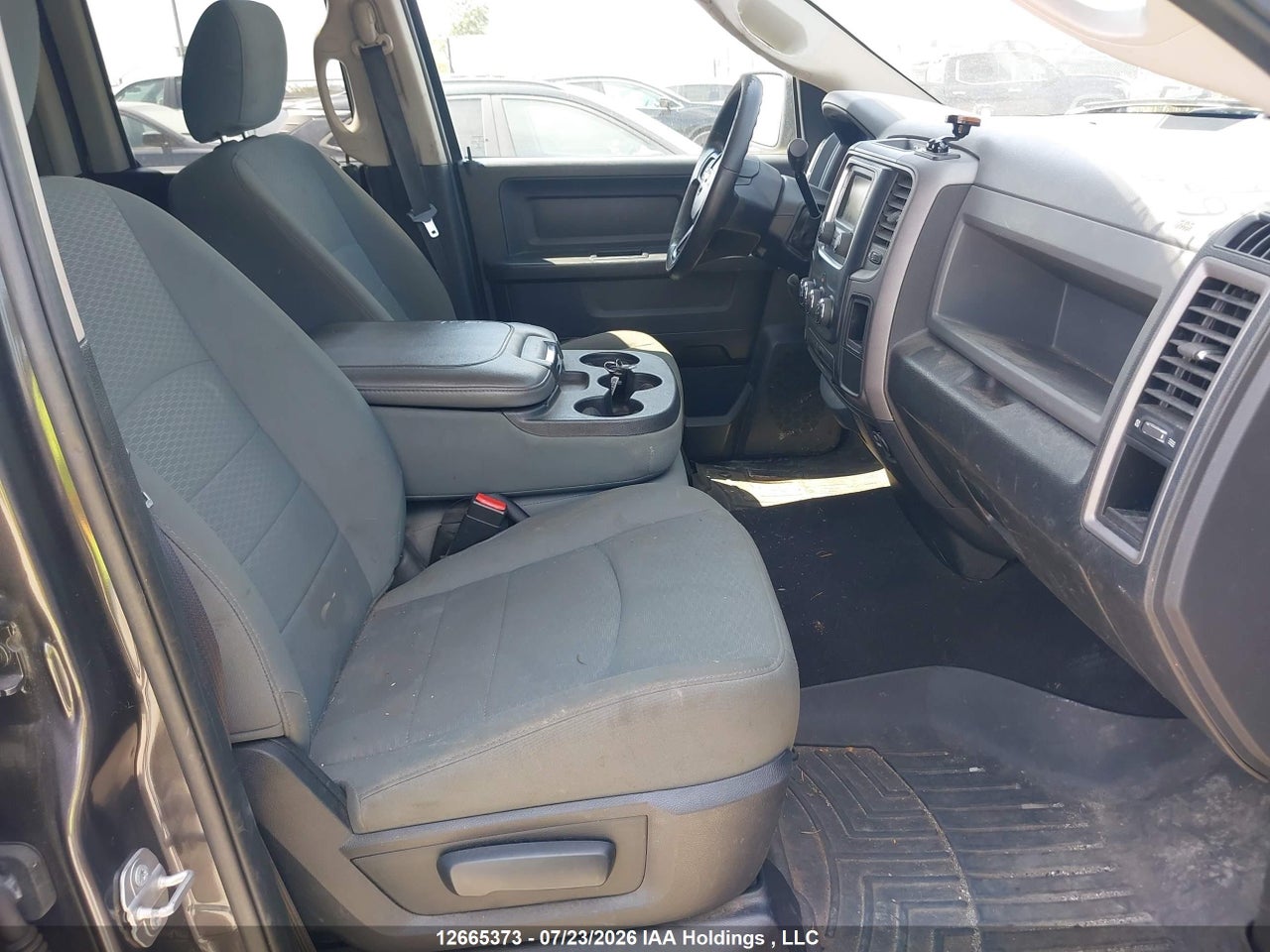 2017 RAM 1500 ST thumbnail 6