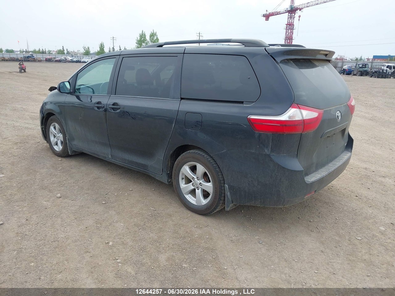 2015 TOYOTA SIENNA LE V6 thumbnail 4