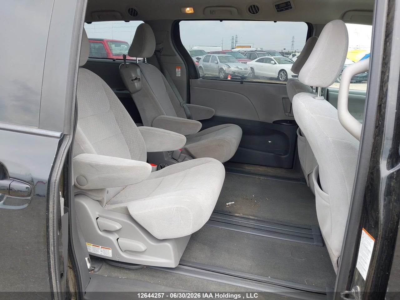 2015 TOYOTA SIENNA LE V6 thumbnail 9