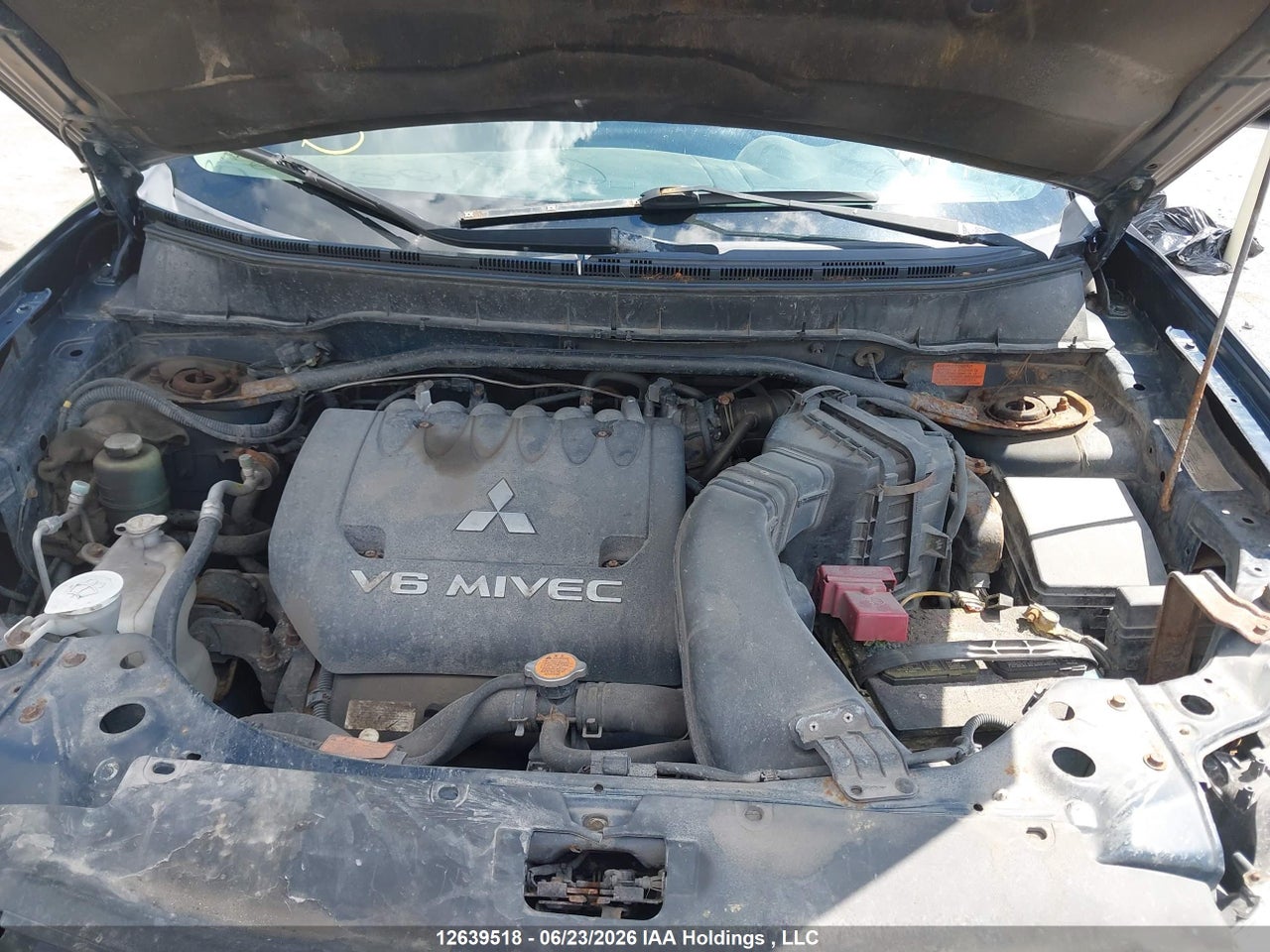 2010 MITSUBISHI OUTLANDER LS thumbnail 11