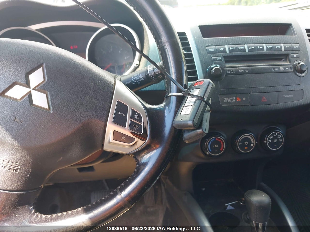 2010 MITSUBISHI OUTLANDER LS thumbnail 12