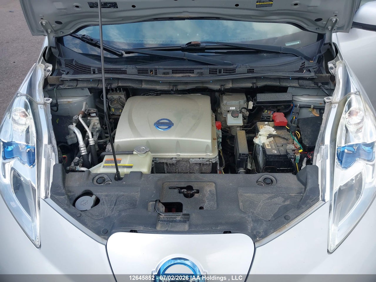 2015 NISSAN LEAF SL thumbnail 11