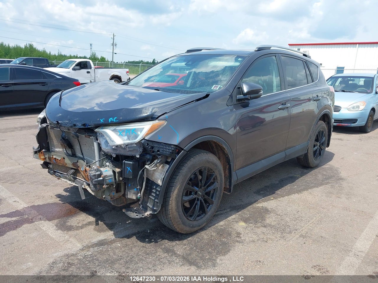 2018 TOYOTA RAV4 XLE thumbnail 3