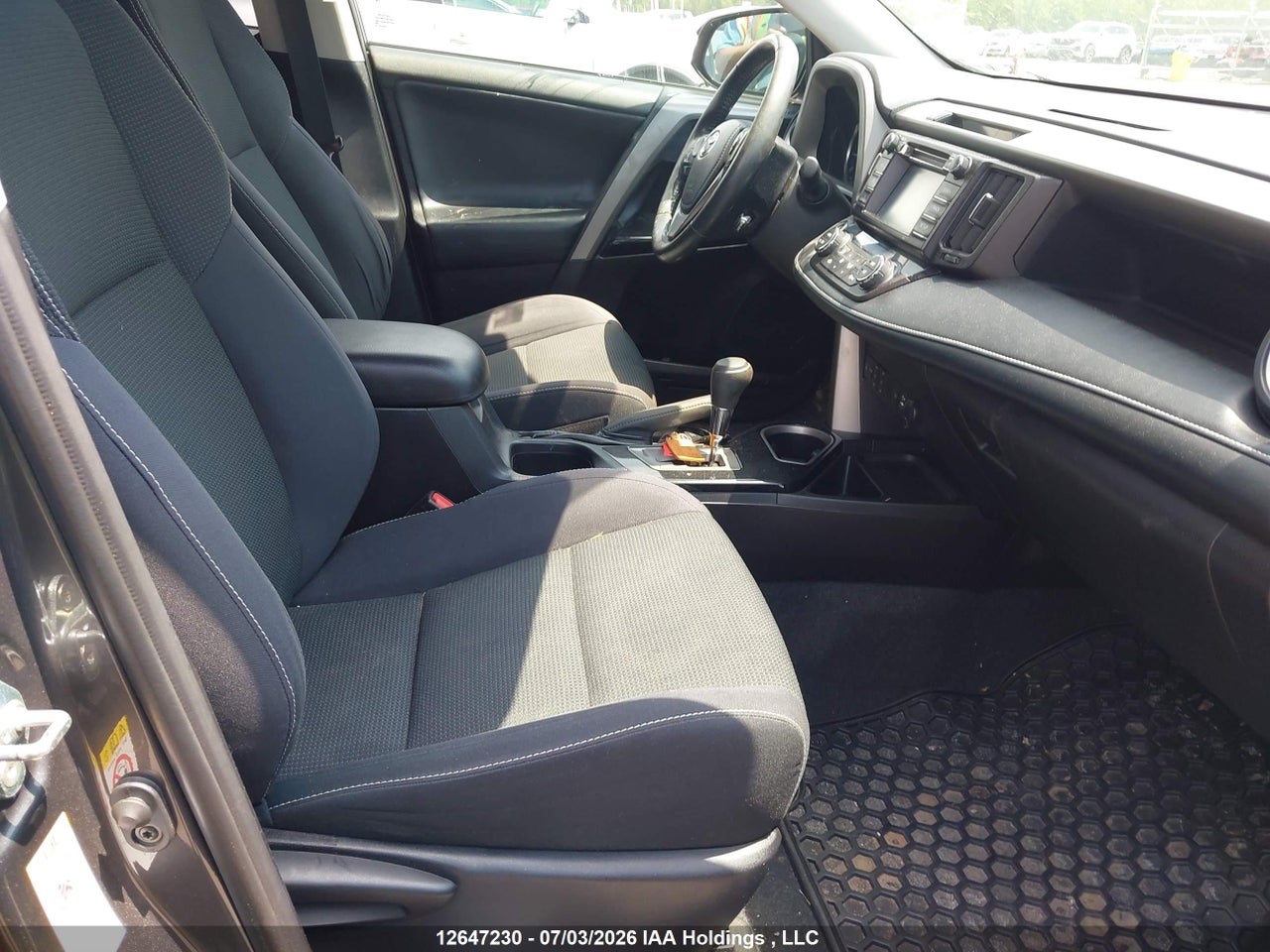2018 TOYOTA RAV4 XLE thumbnail 6