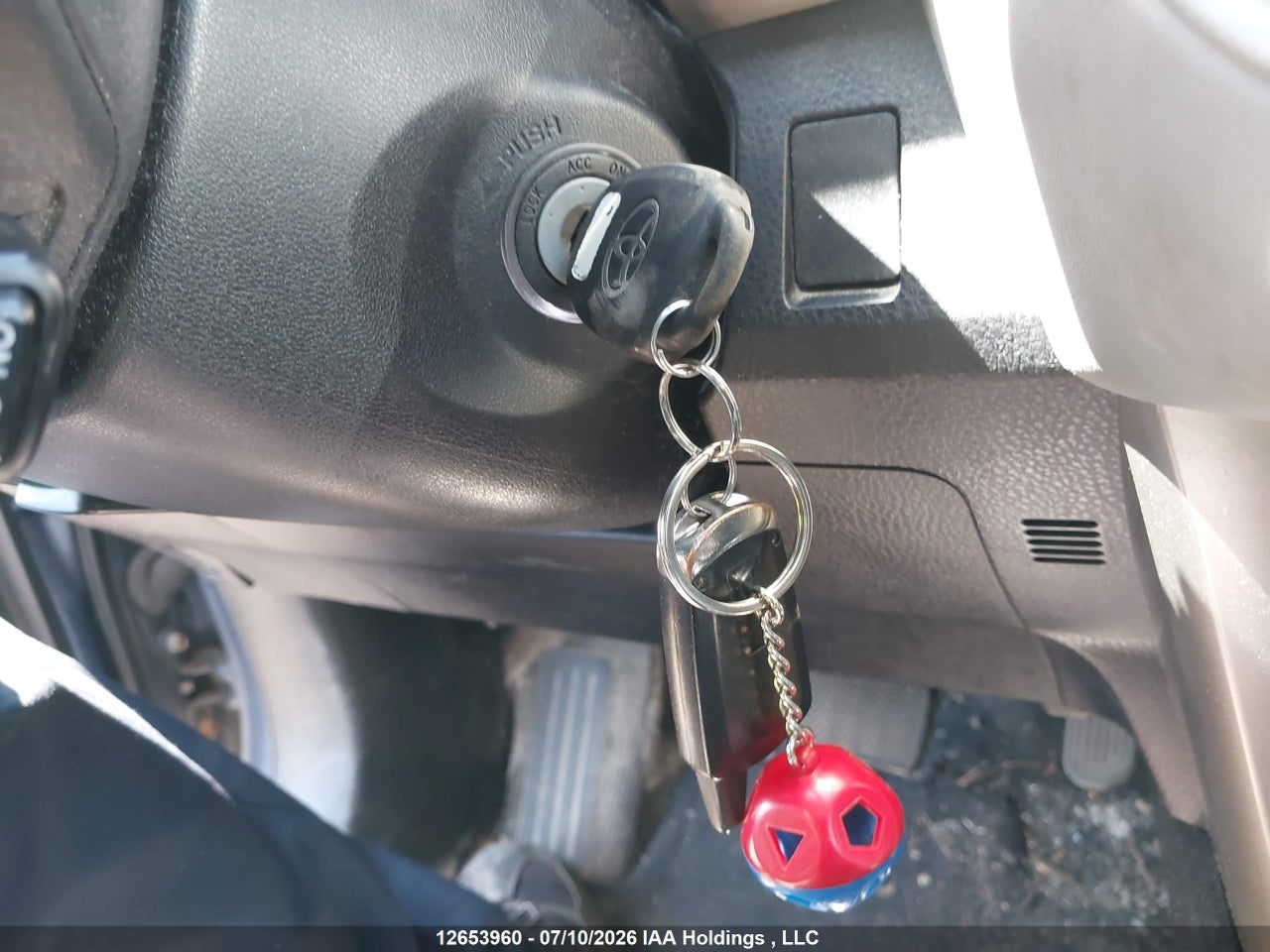 2014 TOYOTA RAV4 LE thumbnail 12