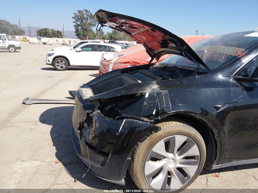 TESLA MODEL Y - zdjęcie 6