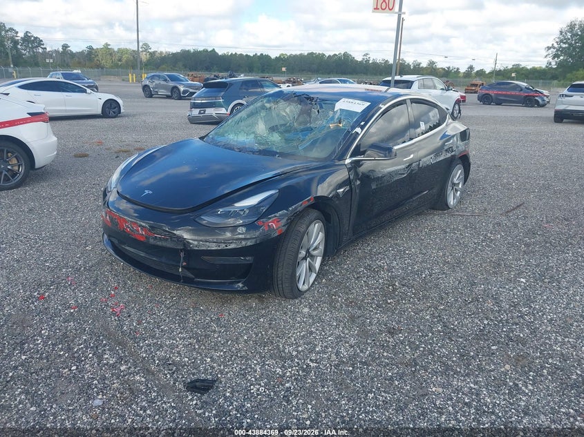 TESLA MODEL 3 - zdjęcie 2