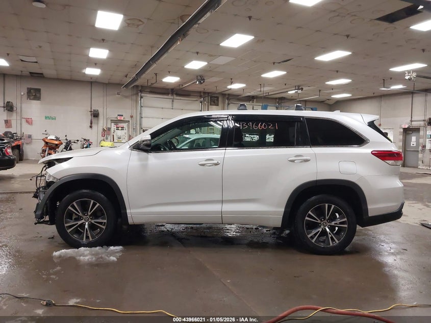 TOYOTA HIGHLANDER - zdjęcie 14