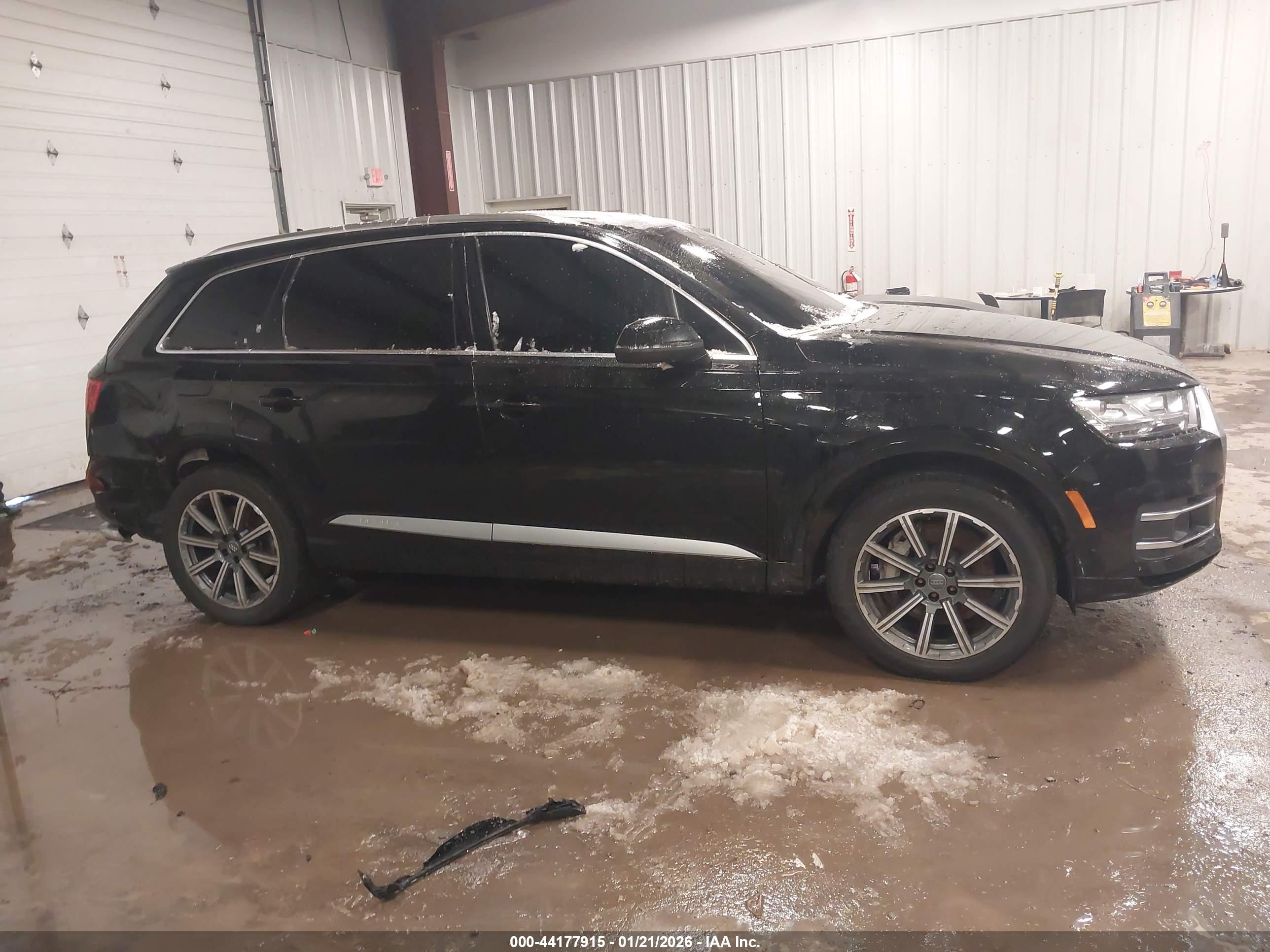 2019 AUDI Q7 - Image 13