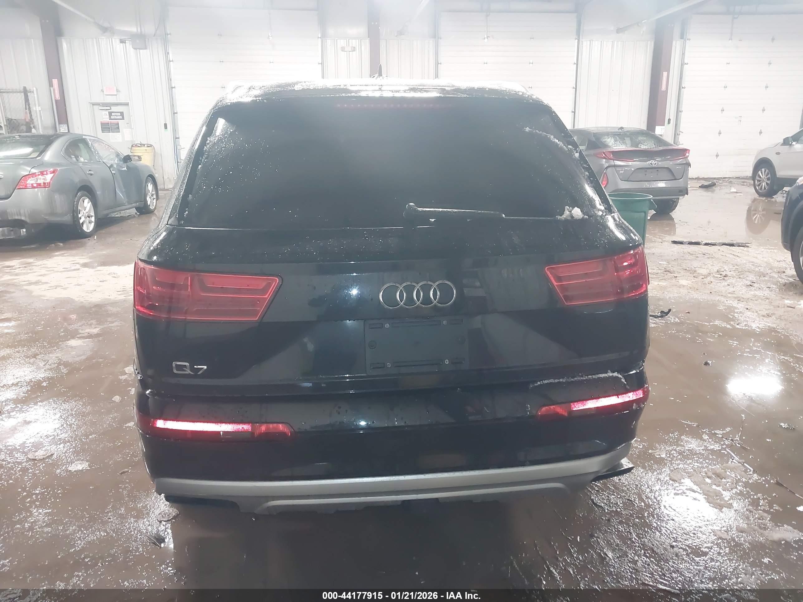 2019 AUDI Q7 - Image 16