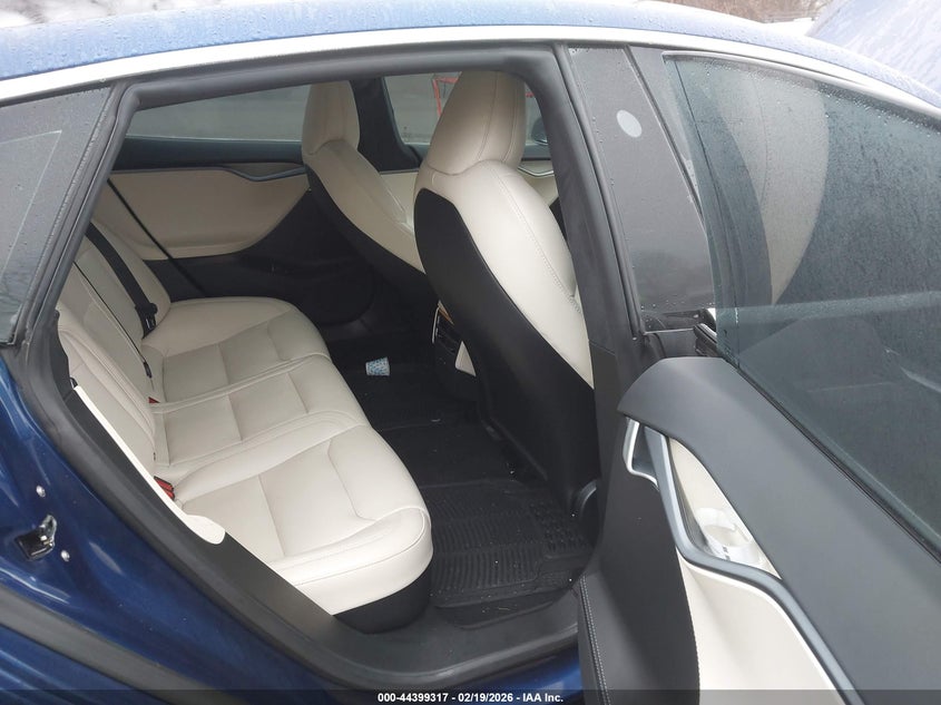 TESLA MODEL S - zdjęcie 8