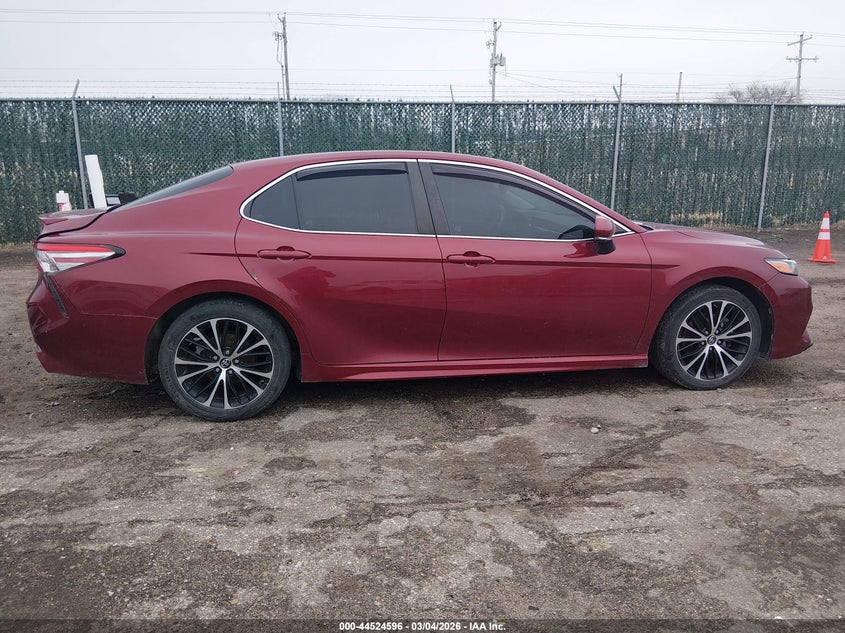 TOYOTA CAMRY - zdjęcie 13