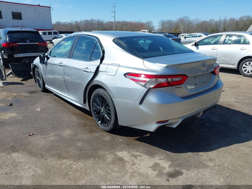 TOYOTA CAMRY - zdjęcie 3