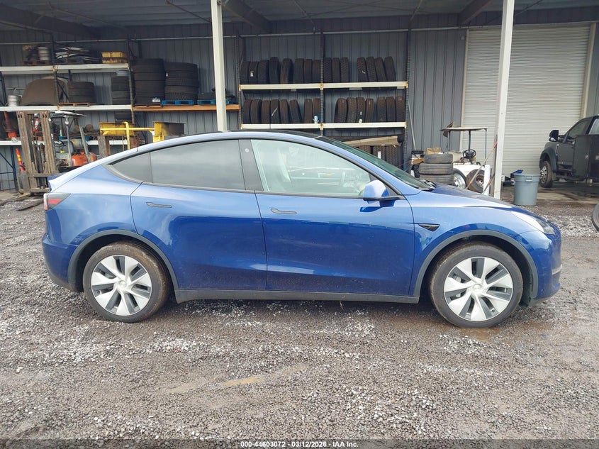 TESLA MODEL Y - zdjęcie 13
