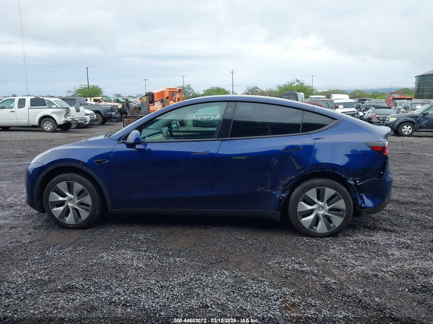 TESLA MODEL Y - zdjęcie 14