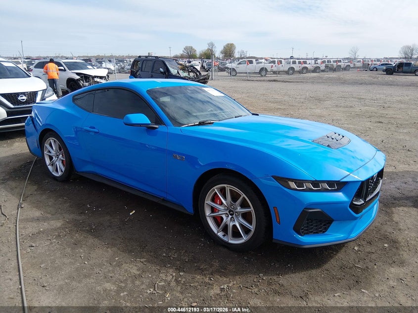 FORD MUSTANG - zdjęcie 1