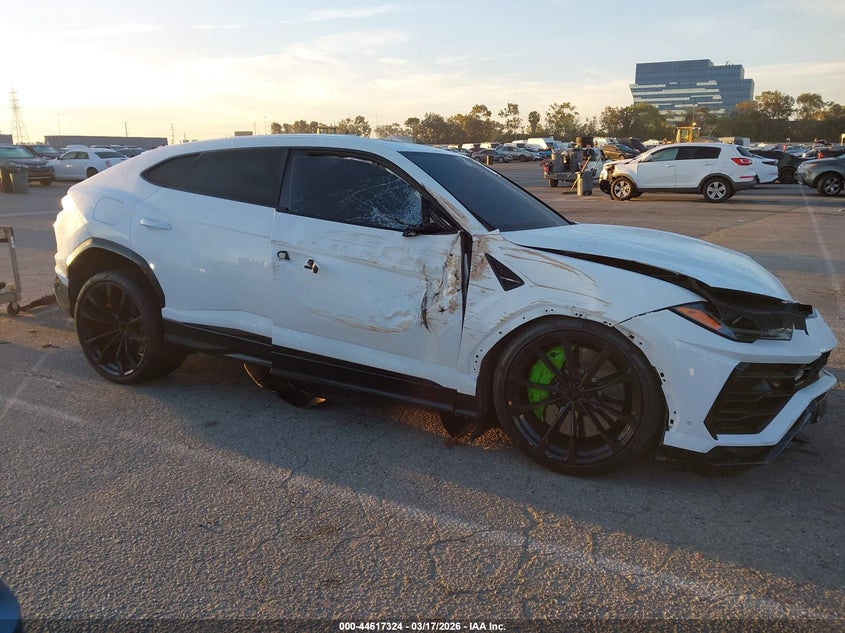 LAMBORGHINI URUS - zdjecie 14