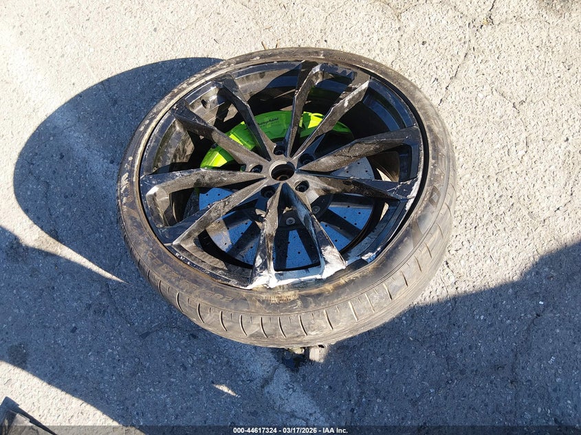 LAMBORGHINI URUS - zdjecie 12