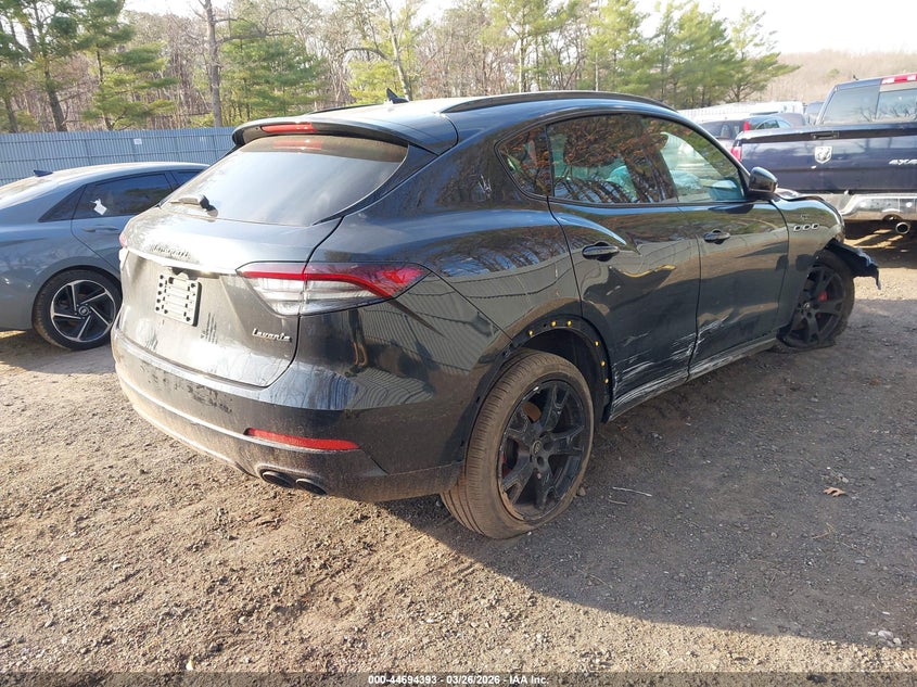 MASERATI LEVANTE - zdjęcie 4