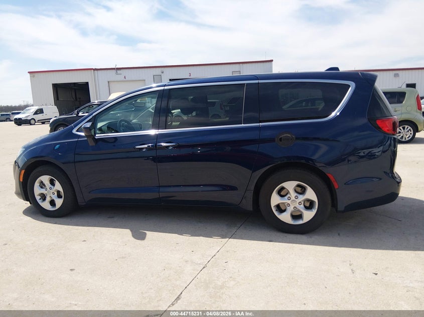 CHRYSLER PACIFICA HYBRID - zdjęcie 14