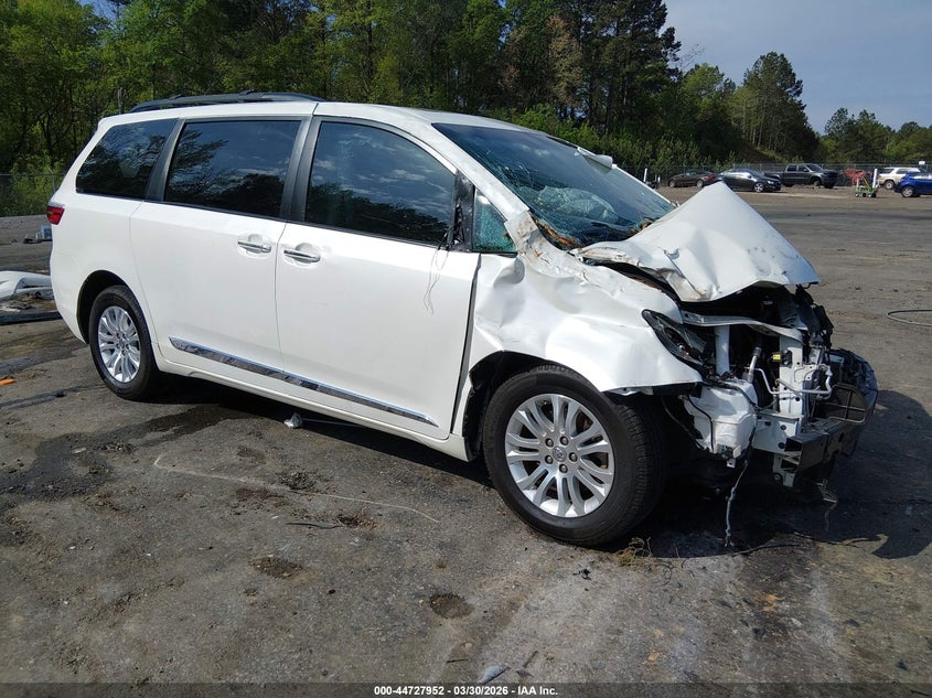 TOYOTA SIENNA - zdjęcie 1