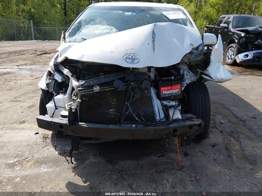 TOYOTA SIENNA - zdjęcie 6