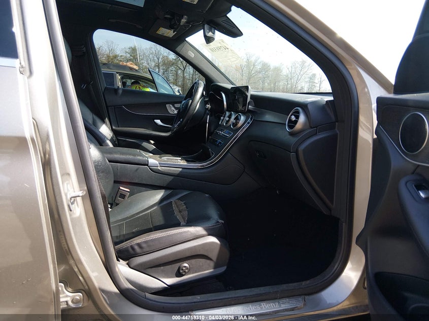 MERCEDES-BENZ GLC 300 - zdjęcie 5