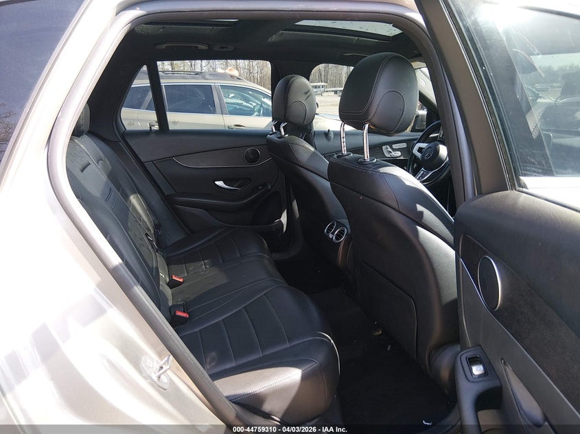 MERCEDES-BENZ GLC 300 - zdjęcie 8