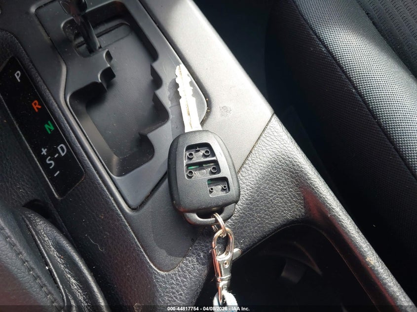 TOYOTA RAV4 - zdjęcie 11
