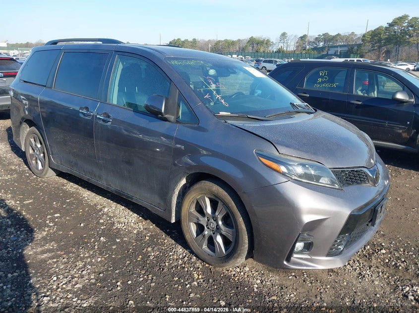 TOYOTA SIENNA - zdjęcie 1