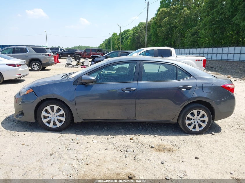 TOYOTA COROLLA - zdjęcie 14