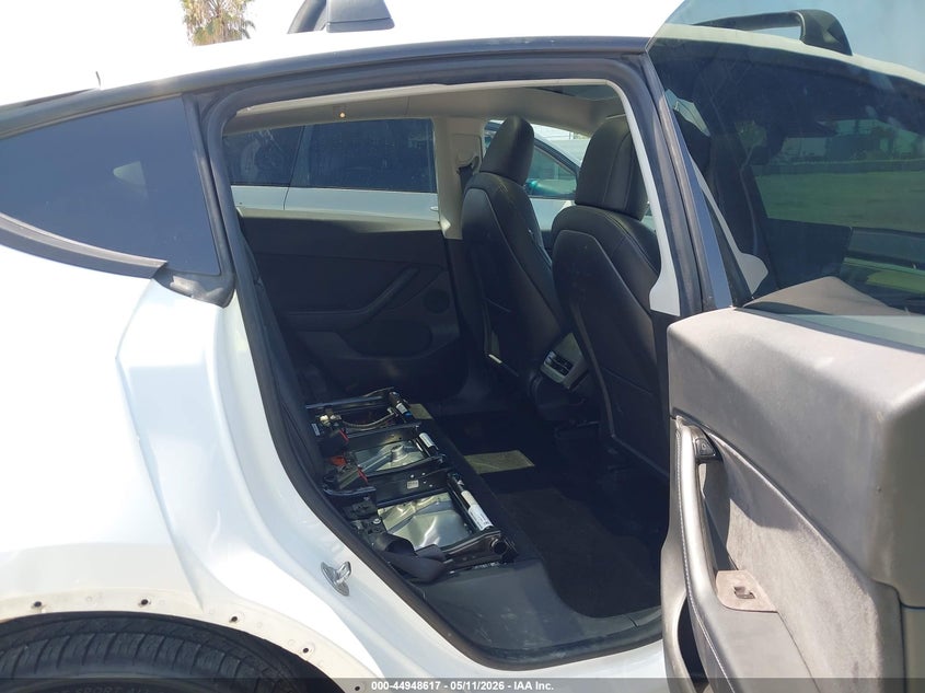 TESLA MODEL Y - zdjęcie 8