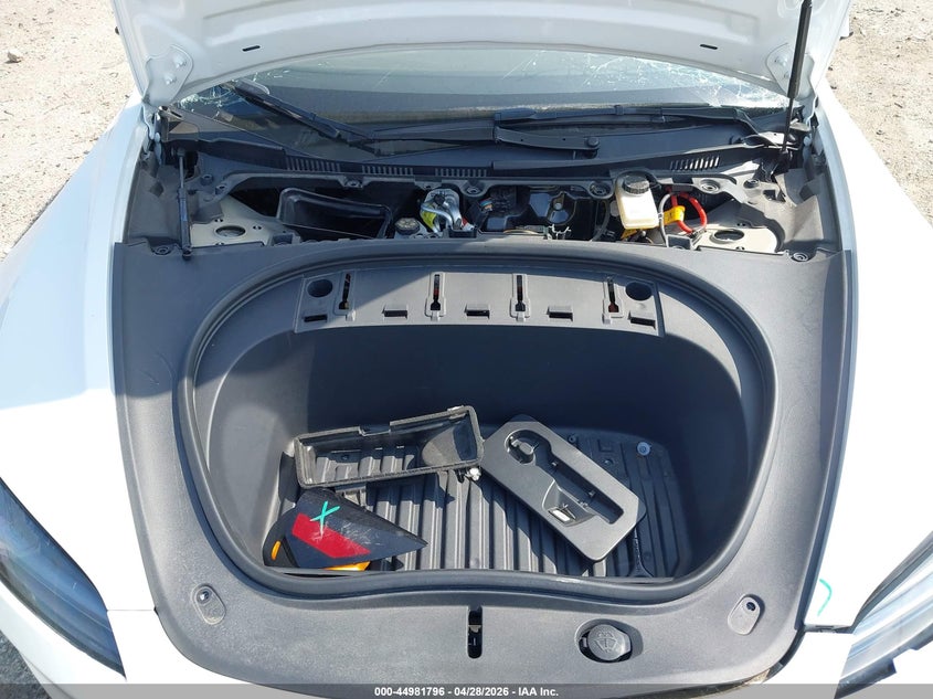 TESLA MODEL 3 - zdjęcie 10