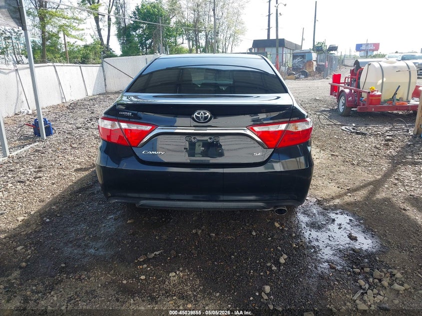 TOYOTA CAMRY - zdjęcie 17