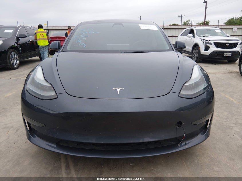 TESLA MODEL 3 - zdjęcie 13