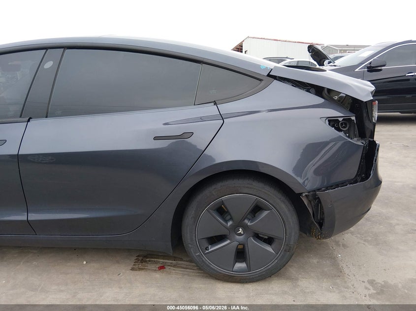 TESLA MODEL 3 - zdjęcie 20