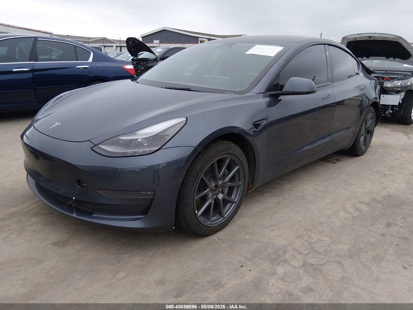 TESLA MODEL 3 - zdjęcie 2