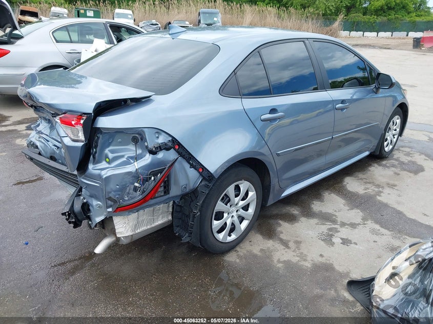 TOYOTA COROLLA - zdjęcie 4