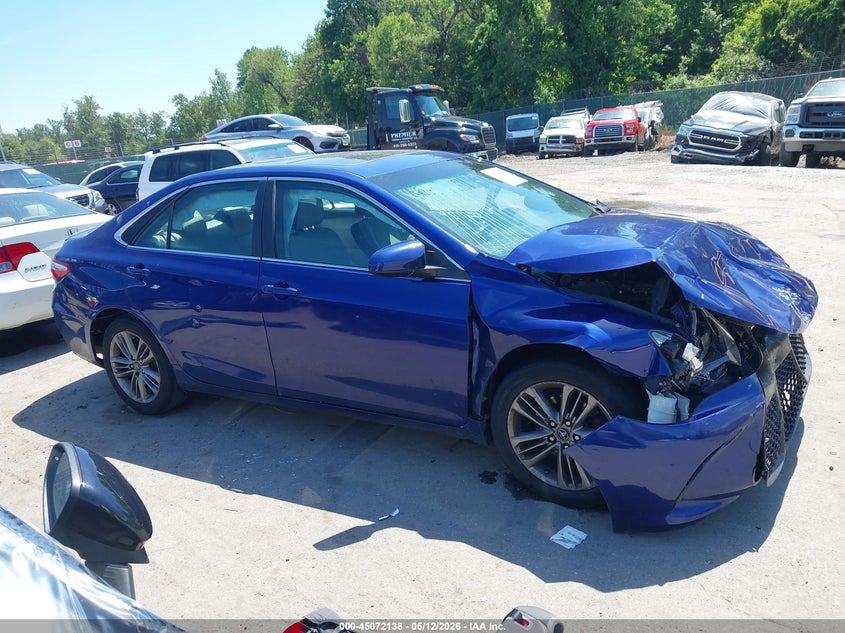 TOYOTA CAMRY - zdjęcie 13