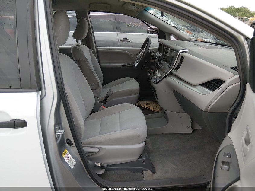 TOYOTA SIENNA - zdjęcie 5